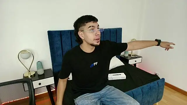 Amadeo Wild online show from March 15, 2025, 3:37 pm