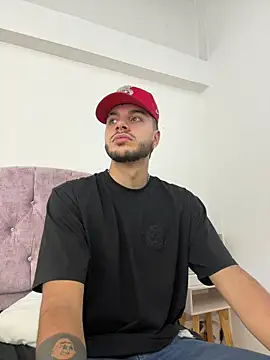 Amadeo Wild online show from October 28, 2025, 2:16 pm