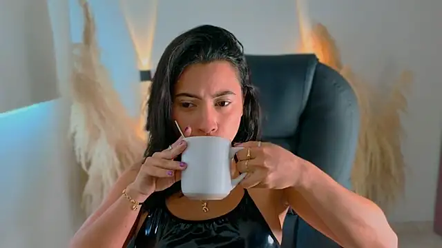 Snapshot of AlessaPears chatting on January 26, 2025, 8:56 pm AlessaPears online show from January 26, 2025, 8:56 pm