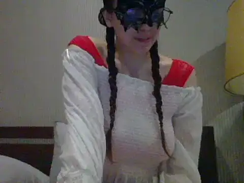 PearMaki online show from February 14, 2025, 3:36 pm