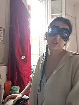 PearMaki online show from October 16, 2025, 10:12 am