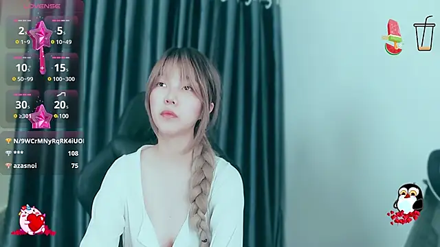 -Poison-Ivy- online show from January 3, 2025, 12:40 pm