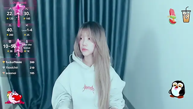 -Poison-Ivy- online show from December 4, 2024, 12:30 pm