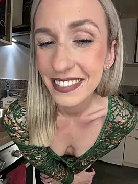 Snapshot of lola_tentatiion chatting on January 15, 2026, 11:13 am lola tentatiion online show from January 15, 2026, 11:13 am