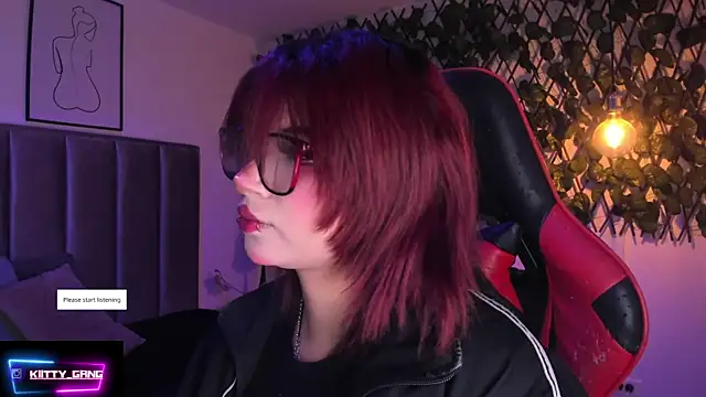 Kitty Gang online show from November 6, 2025, 2:04 am