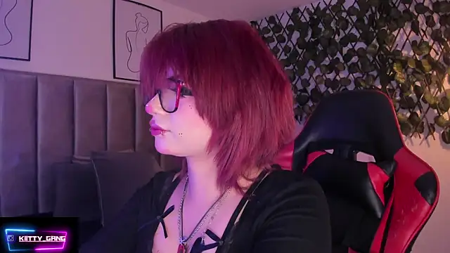 Kitty Gang online show from September 20, 2025, 2:49 am