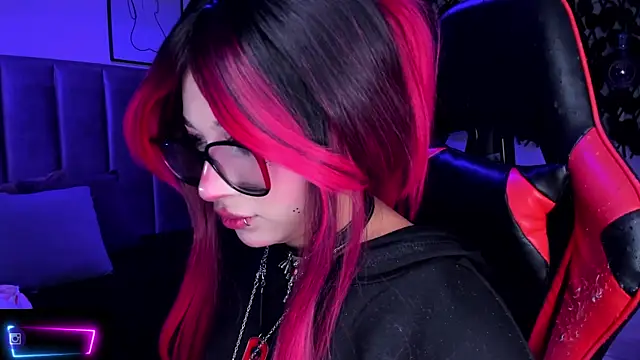 Kitty Gang online show from December 17, 2025, 2:27 am