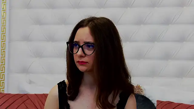 Lenna Paul online show from March 14, 2025, 7:59 am