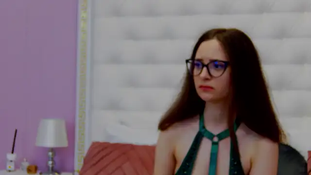 Lenna Paul online show from March 17, 2025, 2:23 pm