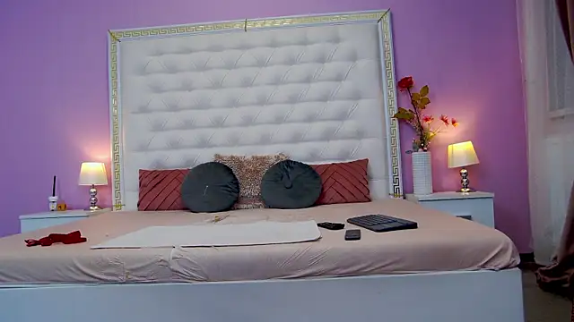 Lenna Paul online show from September 29, 2025, 4:08 am