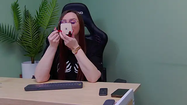 AngellaWhitte online show from March 3, 2025, 4:43 am