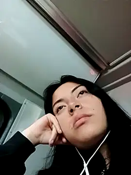 Snapshot of Lilith_pinkk chatting on December 22, 2024, 12:39 am Lilith pinkk online show from December 22, 2024, 12:39 am