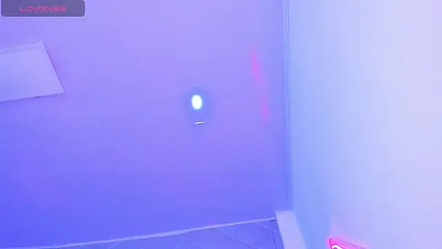 Snapshot of DogirlyWoof chatting on January 4, 2025, 4:23 am DogirlyWoof online show from January 4, 2025, 4:23 am