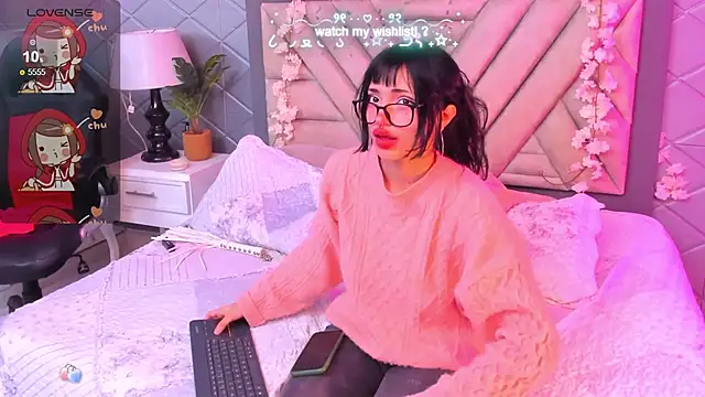 Snapshot of DogirlyWoof chatting on February 27, 2025, 8:46 am DogirlyWoof online show from February 27, 2025, 8:46 am