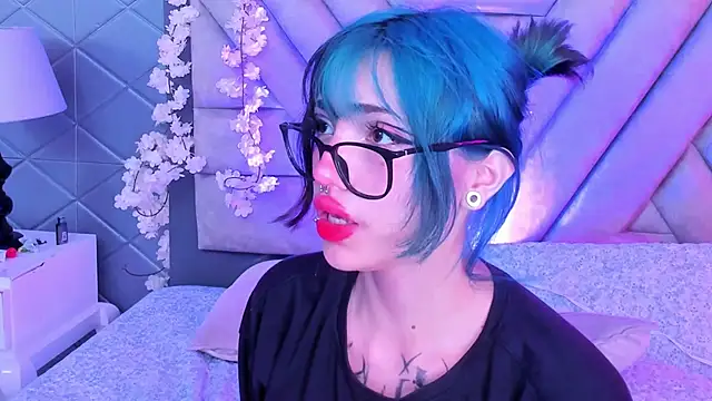 Snapshot of DogirlyWoof chatting on January 8, 2025, 12:05 pm DogirlyWoof online show from January 8, 2025, 12:05 pm