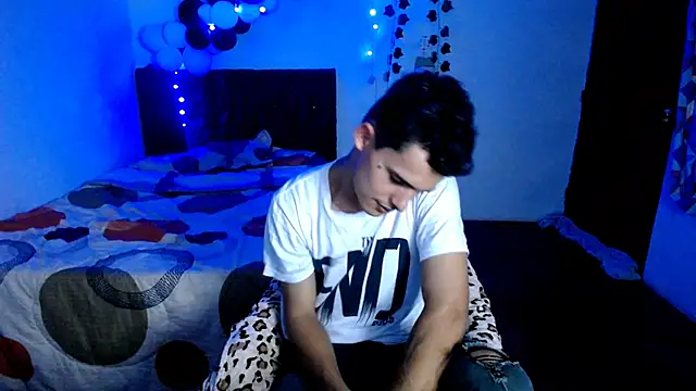 freddy romas online show from December 3, 2025, 10:42 pm