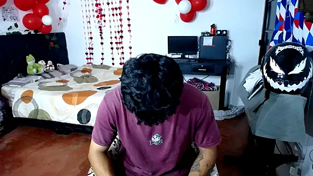 Snapshot of freddy_romas chatting on April 23, 2026, 12:29 pm freddy romas online show from April 23, 2026, 12:29 pm