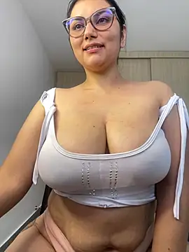 Snapshot of Lili-52 chatting on February 6, 2025, 4:36 pm Lili-52 online show from February 6, 2025, 4:36 pm