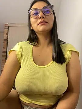 Snapshot of Lili-52 chatting on January 10, 2025, 8:37 pm Lili-52 online show from January 10, 2025, 8:37 pm