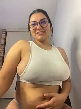 Snapshot of Lili-52 chatting on January 18, 2025, 4:21 pm Lili-52 online show from January 18, 2025, 4:21 pm