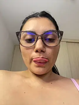 Snapshot of Lili-52 chatting on February 13, 2025, 8:34 pm Lili-52 online show from February 13, 2025, 8:34 pm