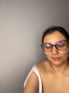 Snapshot of Lili-52 chatting on February 21, 2025, 3:43 pm Lili-52 online show from February 21, 2025, 3:43 pm