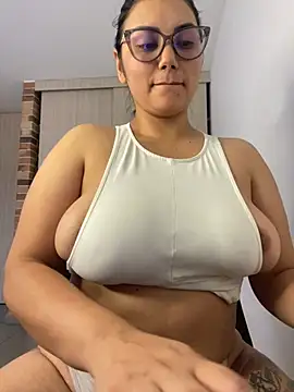 Snapshot of Lili-52 chatting on December 28, 2024, 9:19 pm Lili-52 online show from December 28, 2024, 9:19 pm