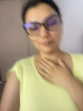 Snapshot of Lili-52 chatting on January 15, 2025, 7:44 pm Lili-52 online show from January 15, 2025, 7:44 pm