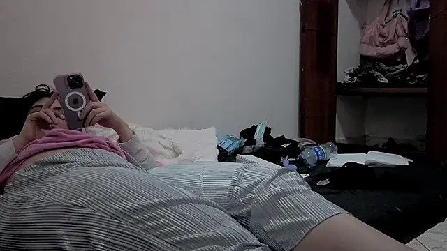 Snapshot of soysara15 chatting on February 27, 2026, 12:55 am soysara15 online show from February 27, 2026, 12:55 am