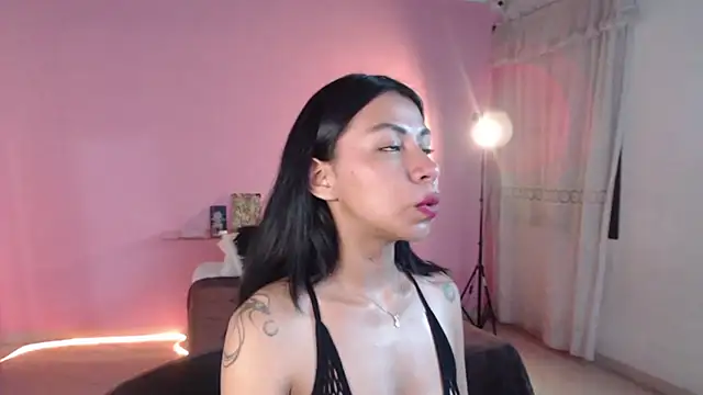 selene gils online show from June 18, 2026, 7:08 pm
