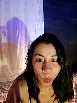 selene gils online show from October 3, 2025, 5:31 am