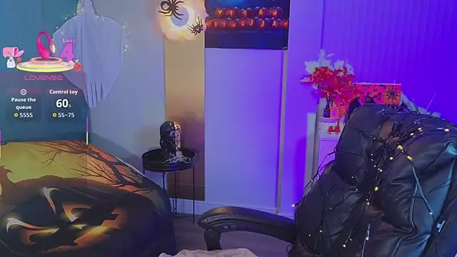 Jenna Adams  online show from October 31, 2025, 1:24 am