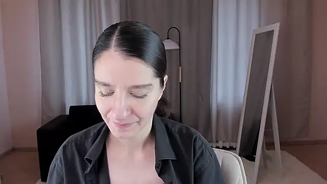 helentasty online show from September 28, 2025, 2:18 am