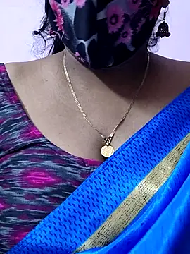 mallu-sumi online show from April 23, 2026, 6:20 pm