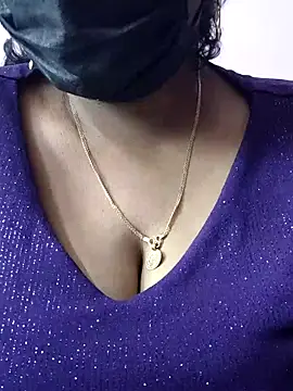 mallu-sumi online show from April 12, 2026, 4:38 am