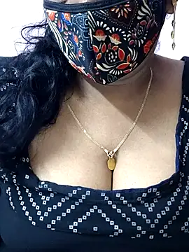 mallu-sumi online show from April 19, 2026, 6:10 pm