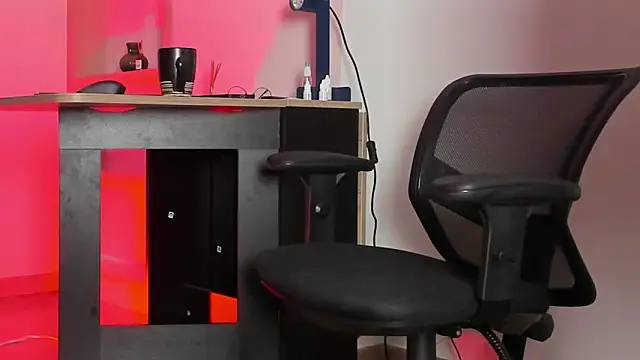 pablo-rincon95 online show from February 26, 2025, 11:21 am