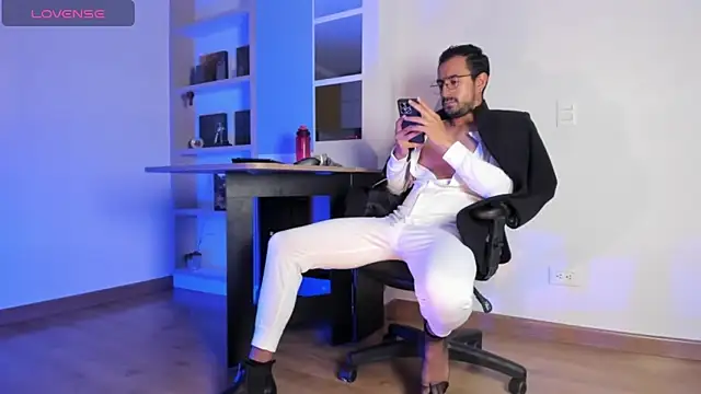 pablo-rincon95 online show from December 20, 2025, 11:35 am