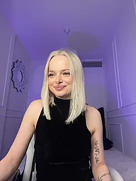 horny blondiee online show from March 22, 2025, 11:32 am