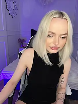 horny blondiee online show from March 8, 2025, 8:44 am