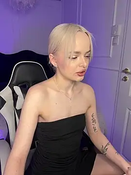 horny blondiee online show from March 23, 2025, 8:15 am