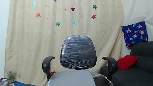 Aranza-Queen online show from December 16, 2025, 3:05 pm