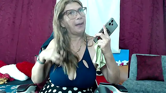 Aranza-Queen online show from February 15, 2025, 2:22 pm