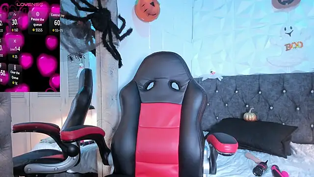 Snapshot of Emma_dl2 chatting on October 29, 2025, 5:01 pm Emma dl2 online show from October 29, 2025, 5:01 pm