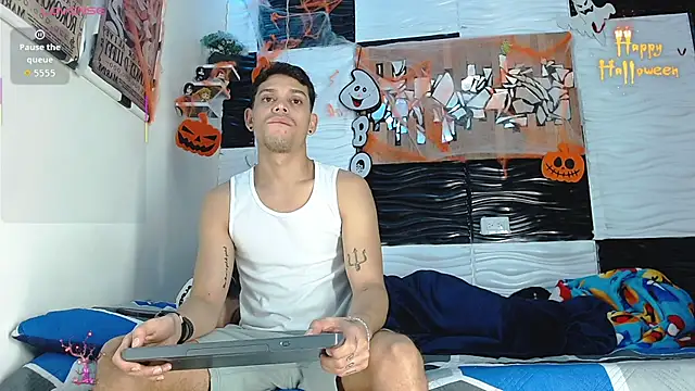 Friendsofeverything  online show from October 21, 2025, 12:37 pm