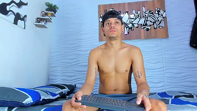 Friendsofeverything  online show from September 18, 2025, 1:25 pm