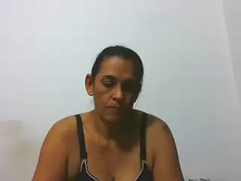 latinbrunettet online show from December 6, 2024, 2:55 pm