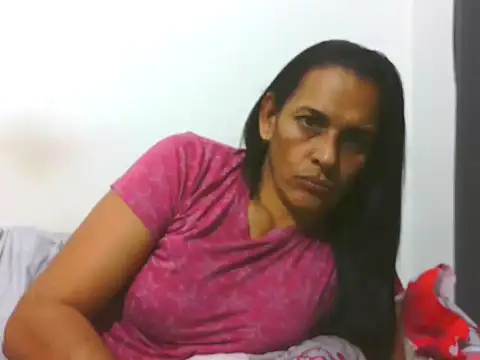 latinbrunettet online show from February 25, 2026, 1:11 pm