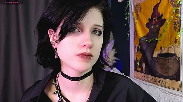 dark vamp  online show from January 23, 2025, 3:43 pm