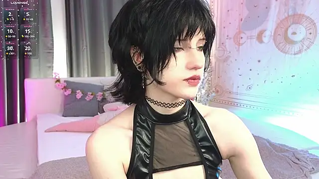 dark vamp  online show from March 10, 2025, 12:17 pm